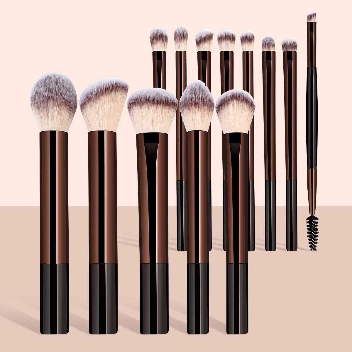 Huda Beauty Makeup Brush Set - طقم فرش مكياج 13 قطعة: فرشاة