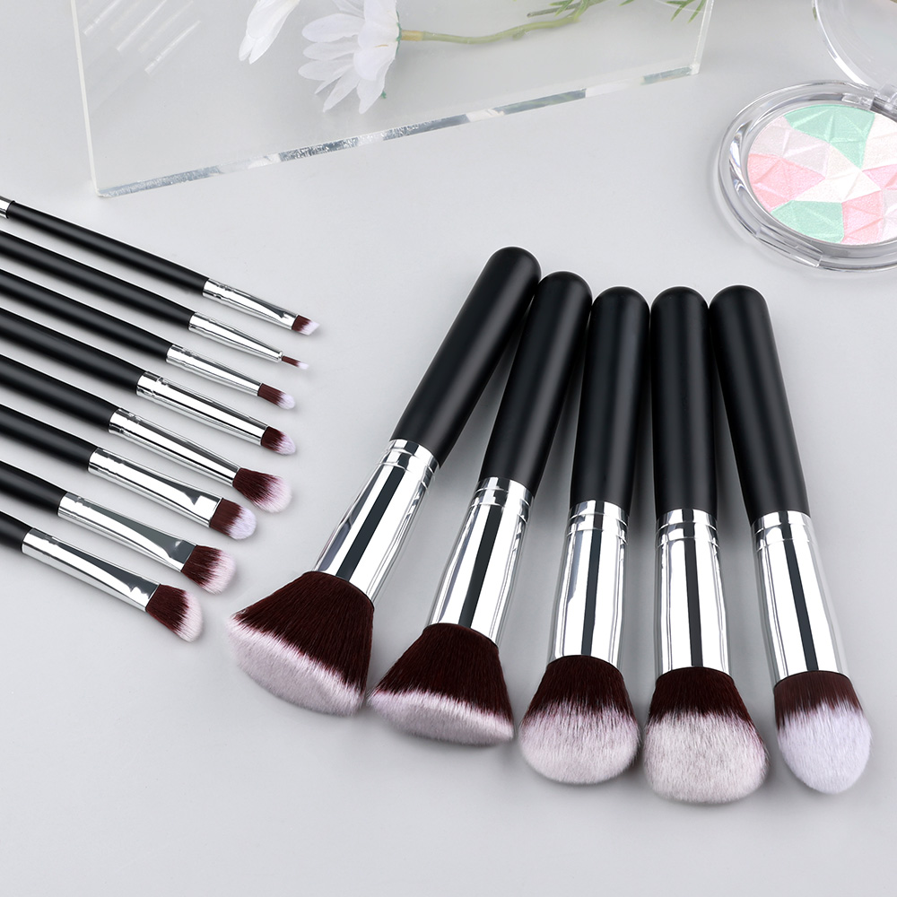 مجموعة فرش مكياج احترافية 14/1 - مراجعة Huda Beauty Makeup Brush Set وسعره