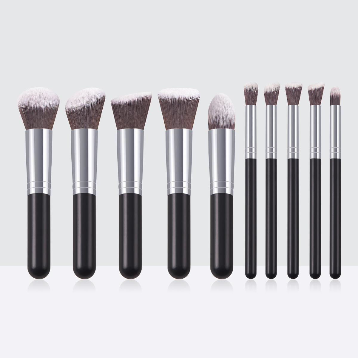 مجموعة فرش مكياج صغيرة مكونة م - مراجعة Huda Beauty Makeup Brush Set وسعره