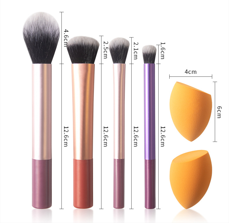 مجموعة من 4 فرش مكياج متدرجة ا - مراجعة Huda Beauty Makeup Brush Set وسعره