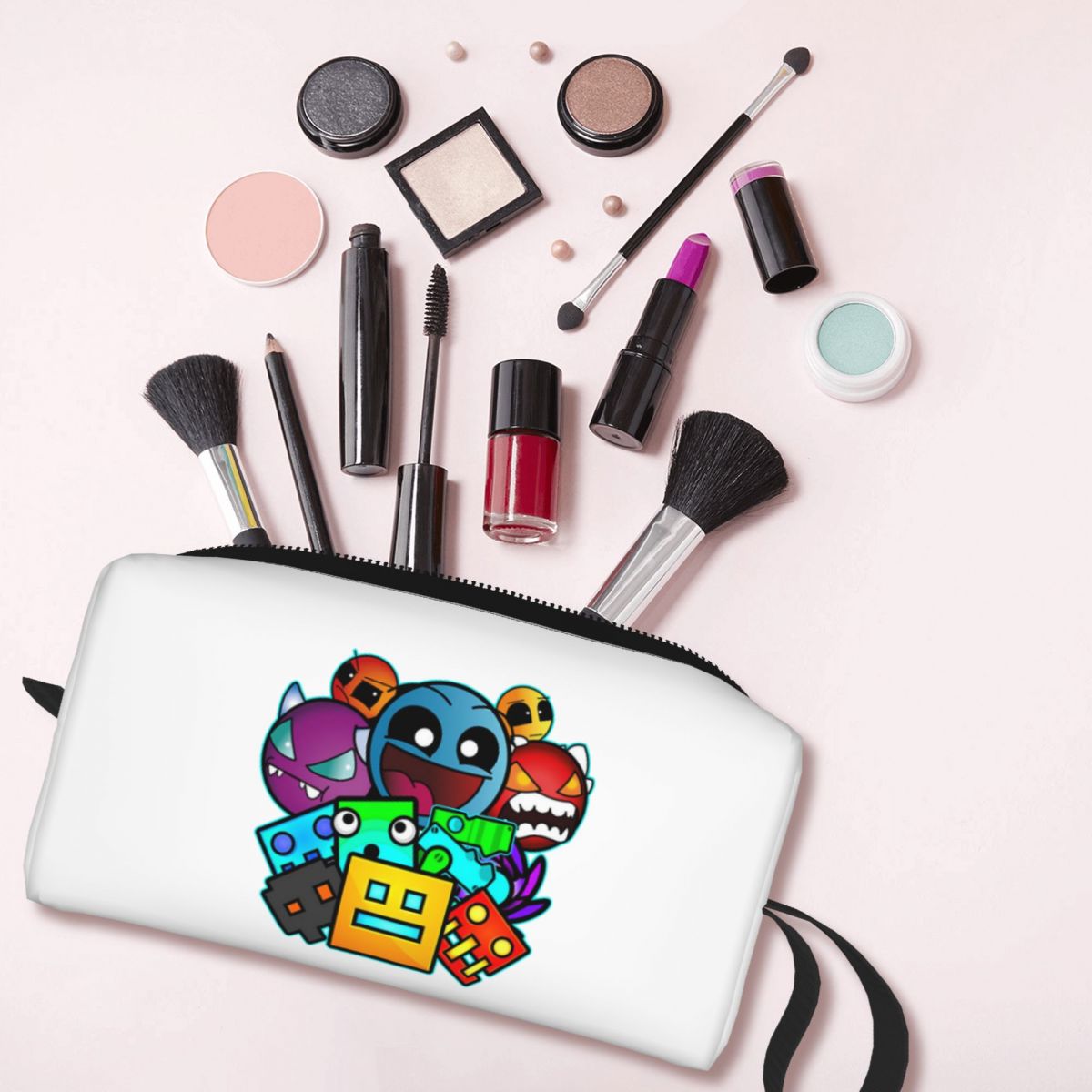 حقيبة مكياج جيومتري داش أولد س - مراجعة Beauty Makeup School وسعره