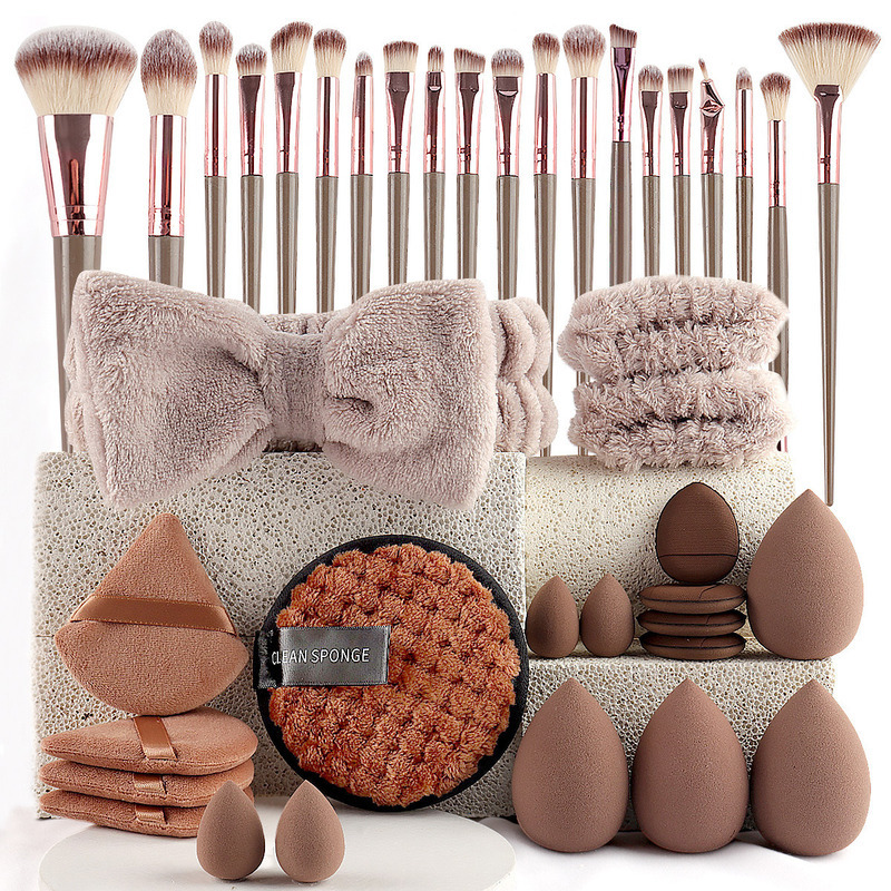 طقم تجميل من 40 قطعة مع فرشاة  - مراجعة Beauty Makeup Kit For Girls وسعره
