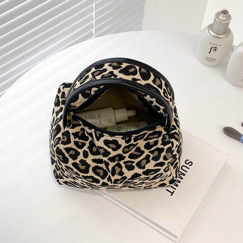 ليوبارد حقيبة مستحضرات تجميل ف - مراجعة Ysl Beauty Makeup Bag وسعره