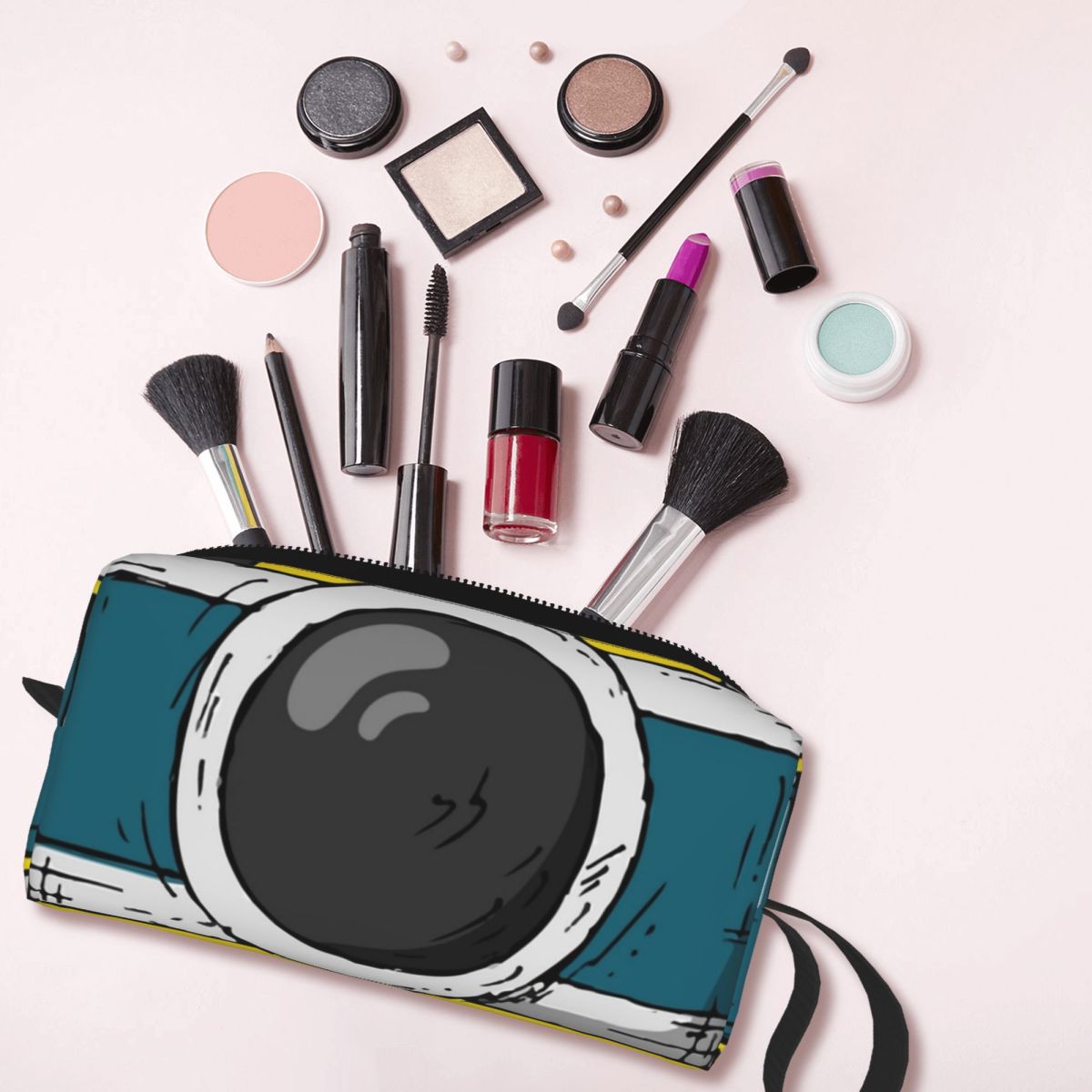 حقيبة مكياج كلاسيكية بتصميم كا - مراجعة Beauty Makeup Camera وسعره