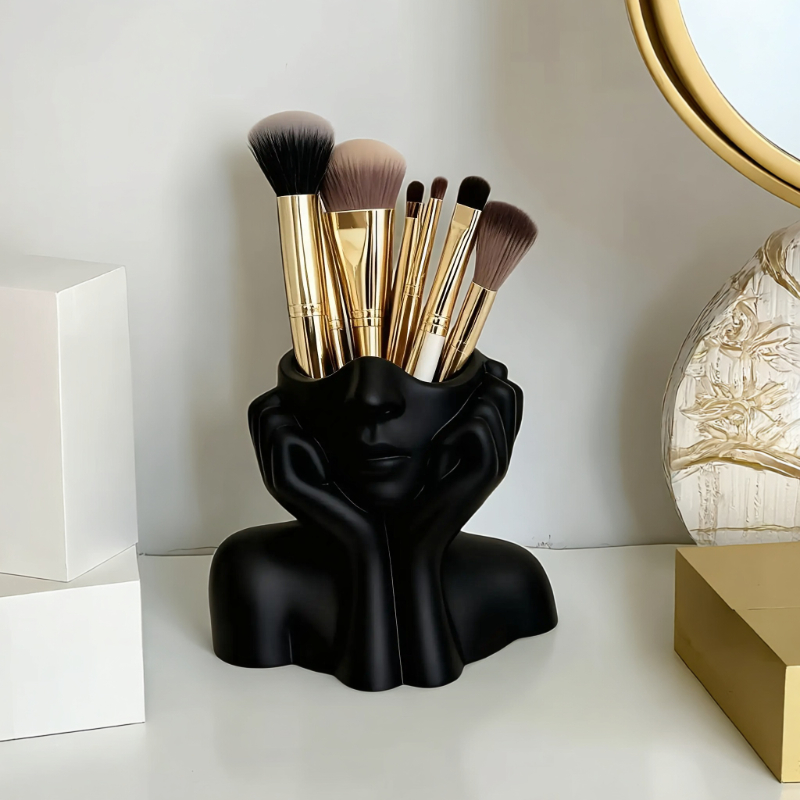 حامل فرشاة مكياج على شكل وجه - - مراجعة Beauty Queen Makeup وسعره